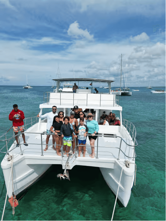 Ze Santo Dominga: Jednodenní výlet na Isla Saona s jízdou na katamaránu — Guided tour and outdoor activity